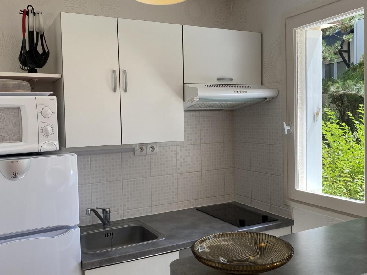 Cabourg : Studio Rez-De-Jardin Proche Plage, Animaux Acceptes, Tv, Wi-Fi Optionnel - Fr-1-487-331 Dış mekan fotoğraf